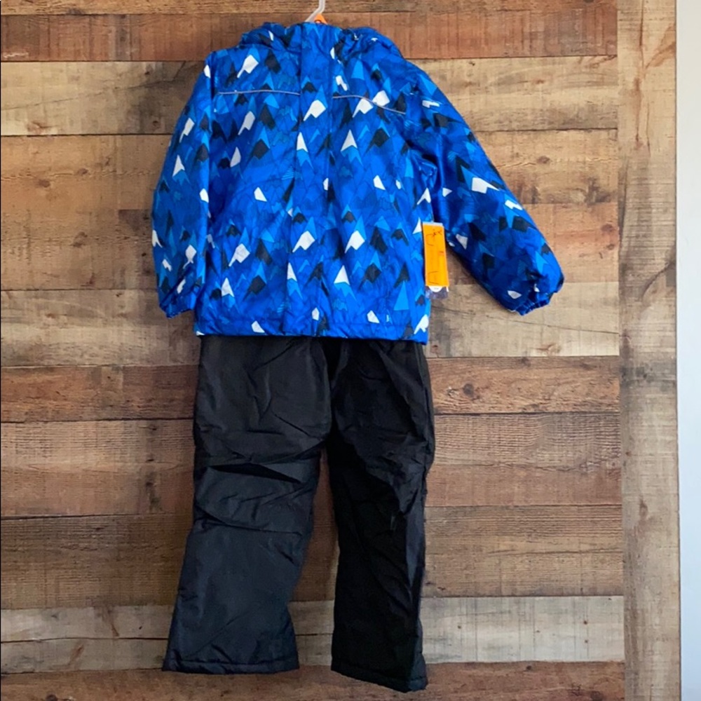 Iceberg two piece snow suit size Medium - NWT